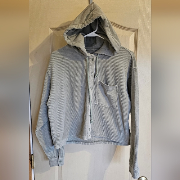 American Eagle Outfitters Sweaters - AE Cropped Half Waffle Button-Up Hoodie Small
